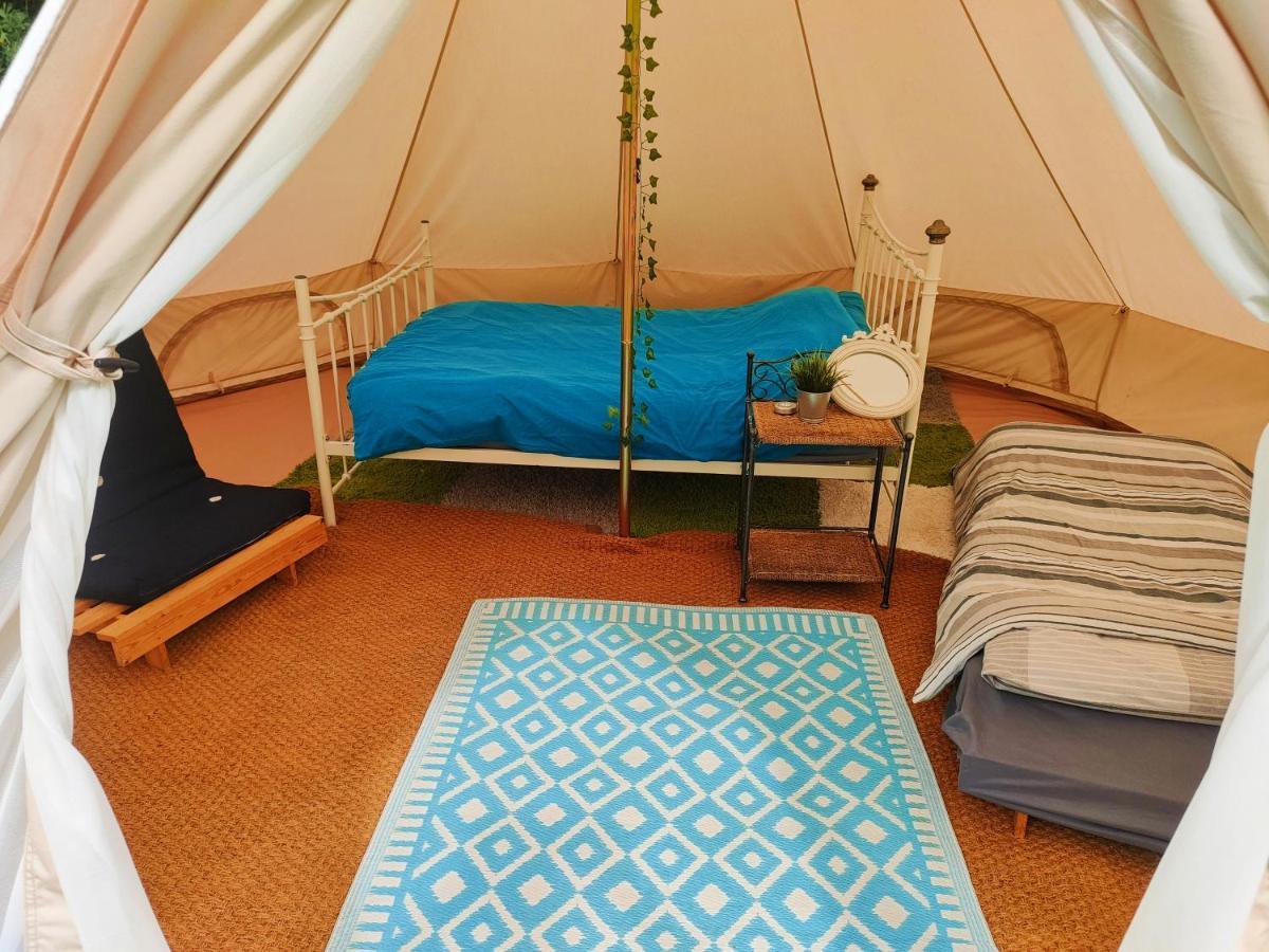 Battle Pods And Bells Glamping Otel Dış mekan fotoğraf