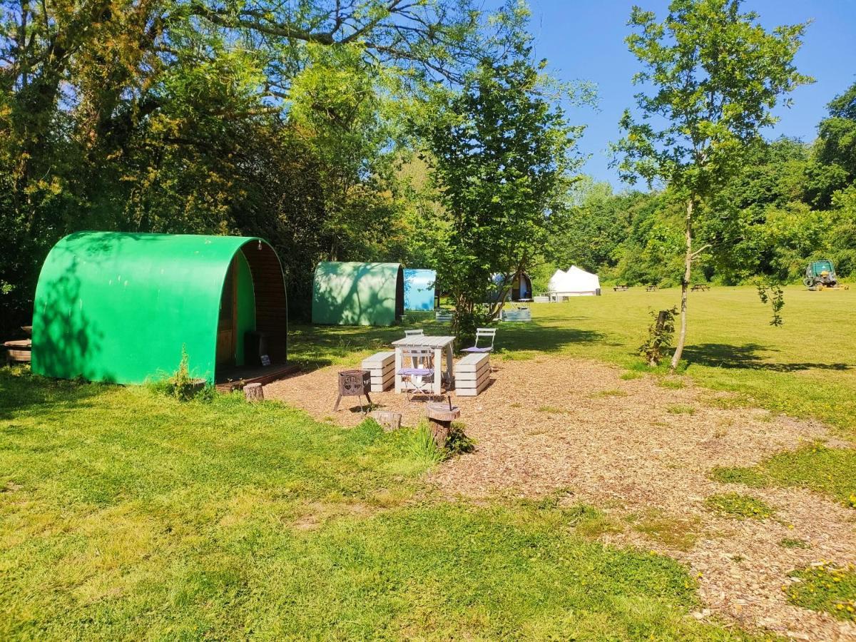 Battle Pods And Bells Glamping Otel Dış mekan fotoğraf