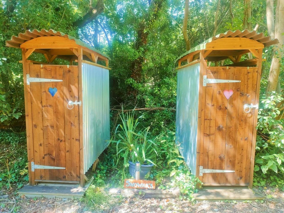 Battle Pods And Bells Glamping Otel Dış mekan fotoğraf