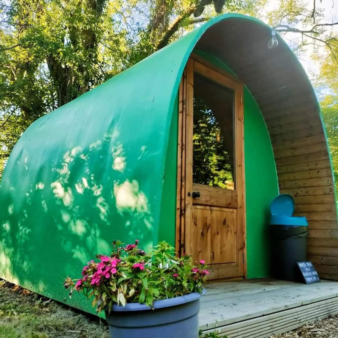 Battle Pods And Bells Glamping Otel Dış mekan fotoğraf